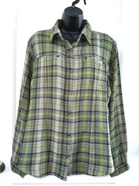 Woolrich Women’s Plaid Snap button shirt in Green, size Large